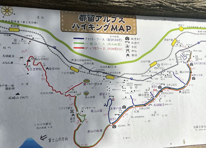 登山ルートが描かれた都留アルプスの案内地図
